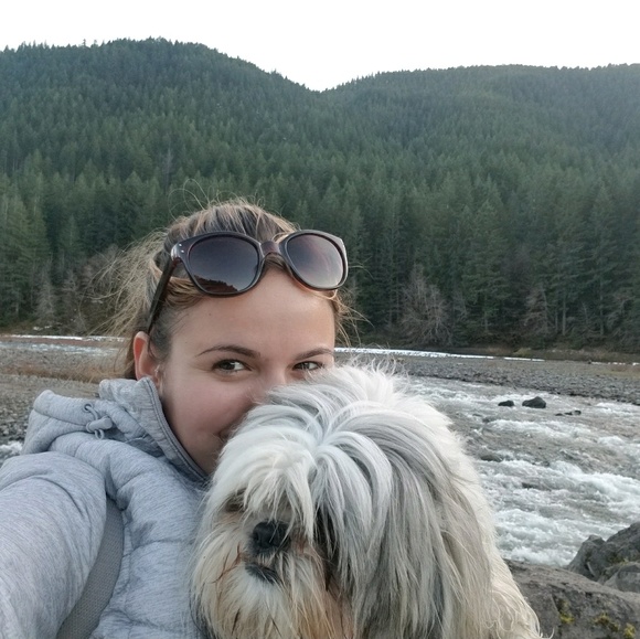 Meet your Posher, Lorena - Picture 1 of 1